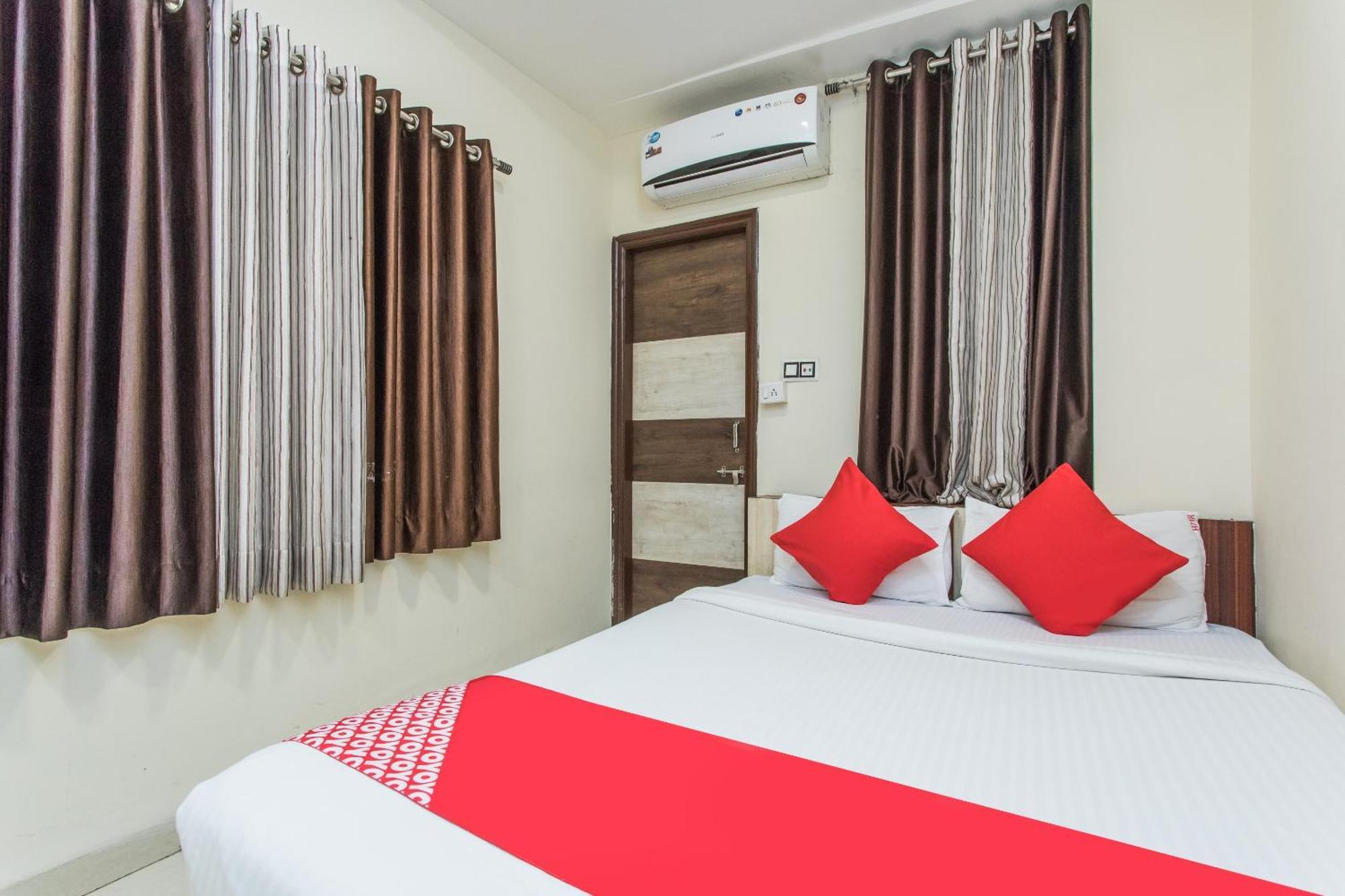Hotel Mehar Residency Indore Buitenkant foto