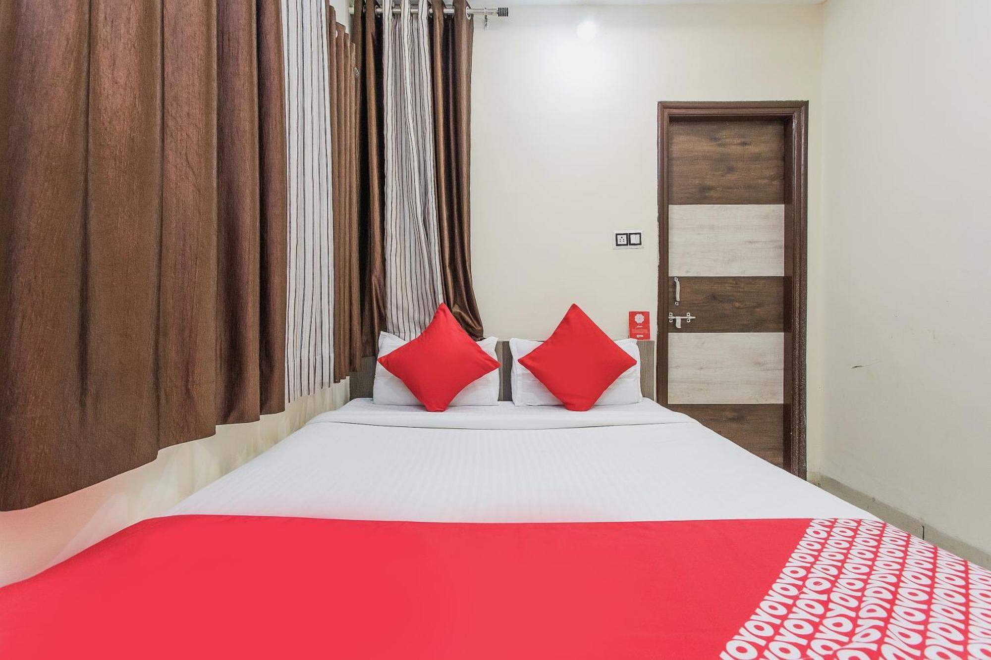 Hotel Mehar Residency Indore Buitenkant foto