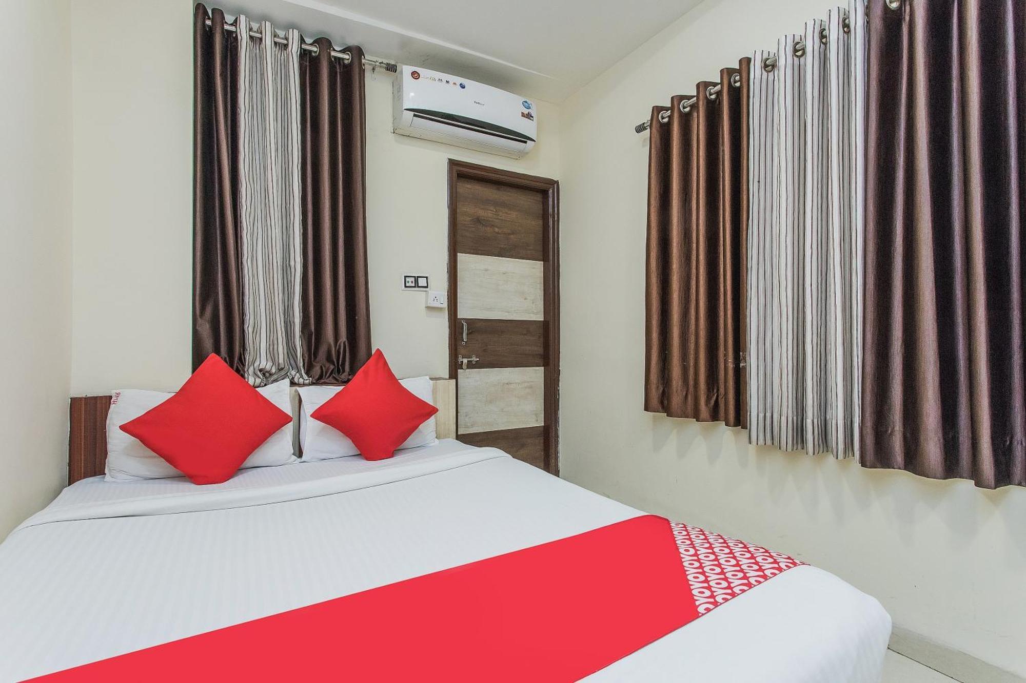 Hotel Mehar Residency Indore Buitenkant foto