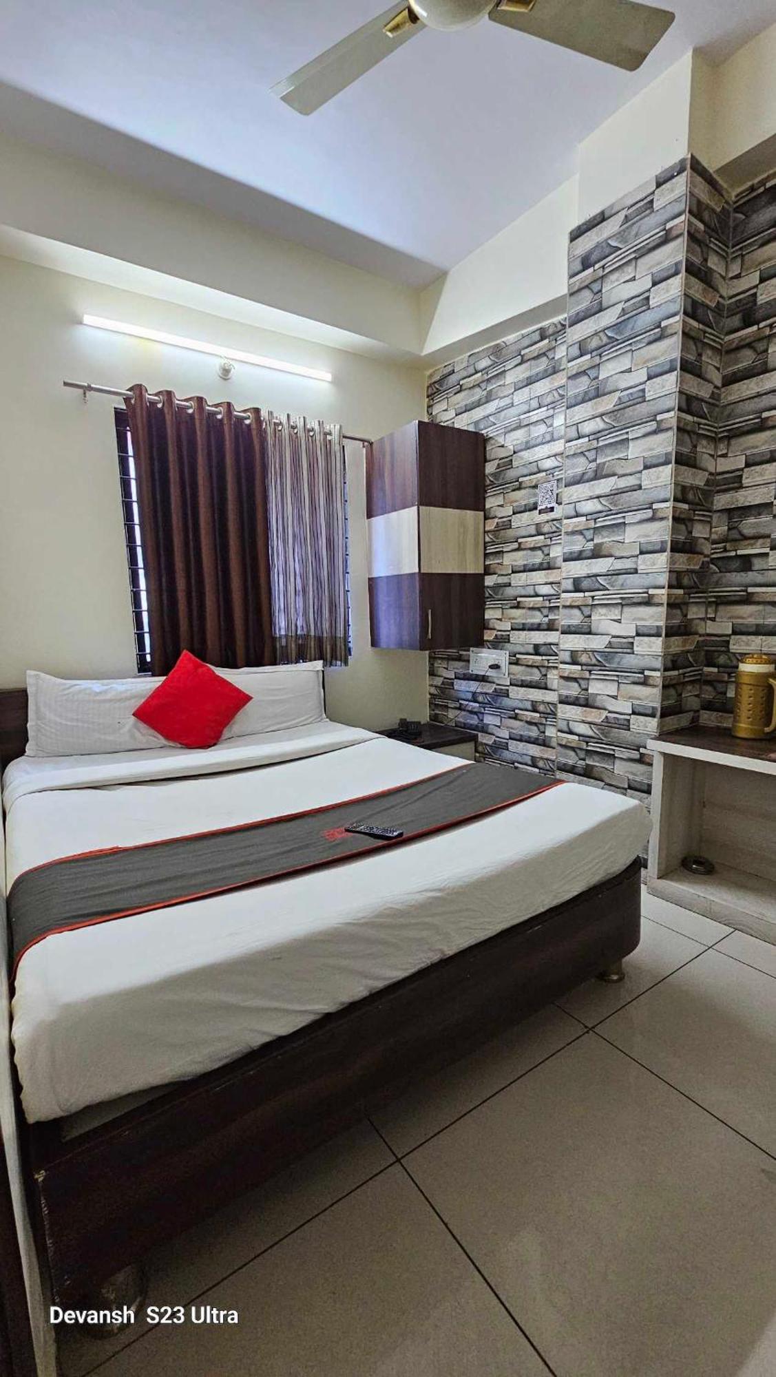 Hotel Mehar Residency Indore Buitenkant foto